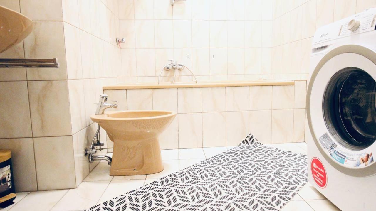 Modern Double Room Js B Vienna Exterior photo