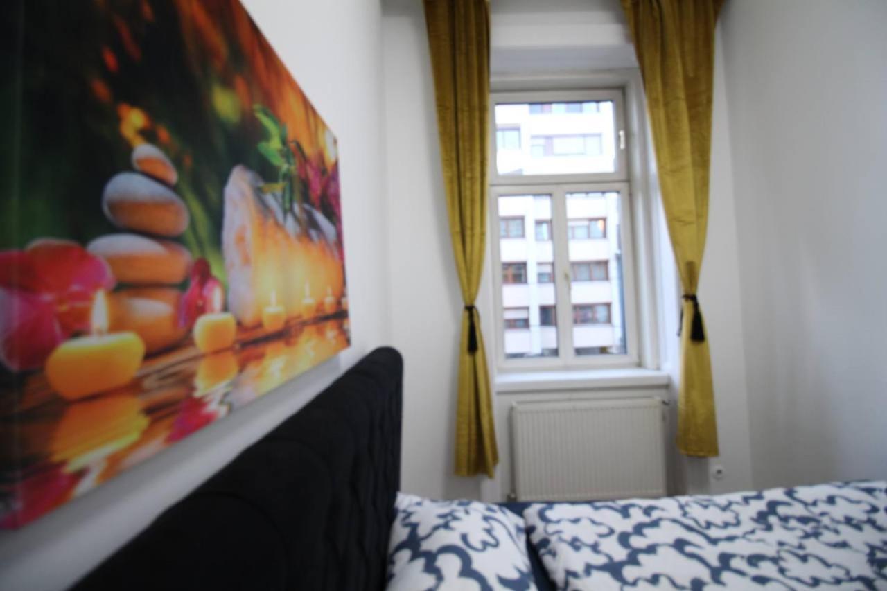 Modern Double Room Js B Vienna Exterior photo