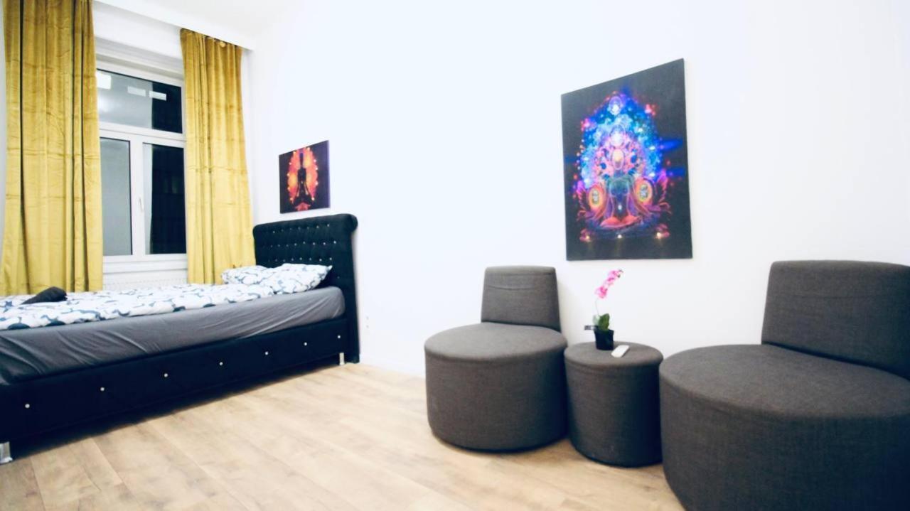 Modern Double Room Js B Vienna Exterior photo