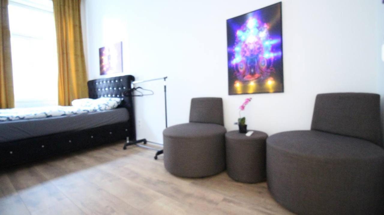 Modern Double Room Js B Vienna Exterior photo