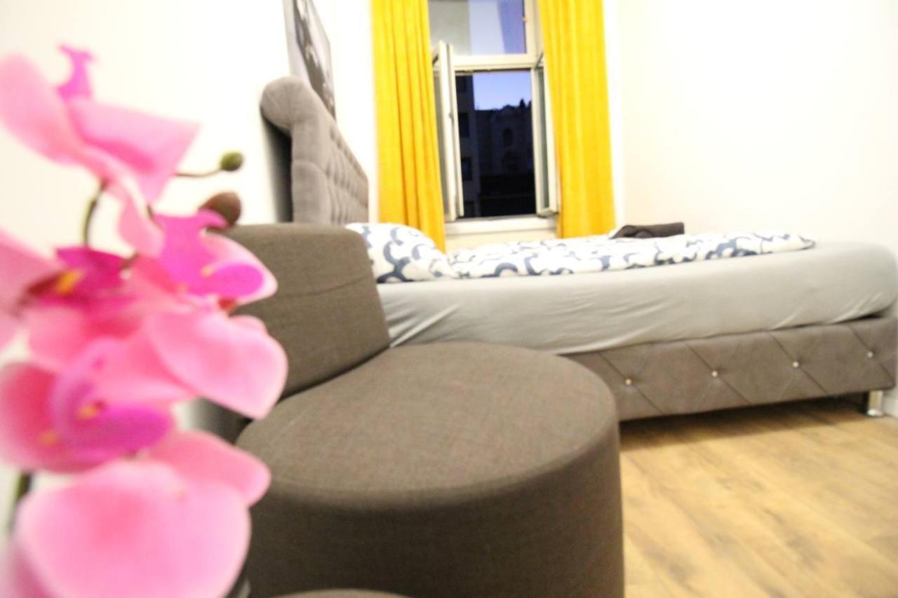 Modern Double Room Js B Vienna Exterior photo