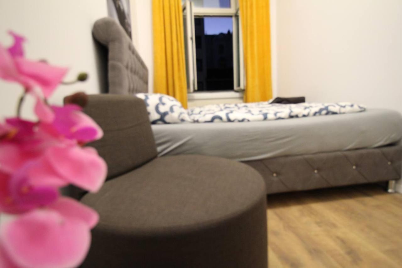 Modern Double Room Js B Vienna Exterior photo